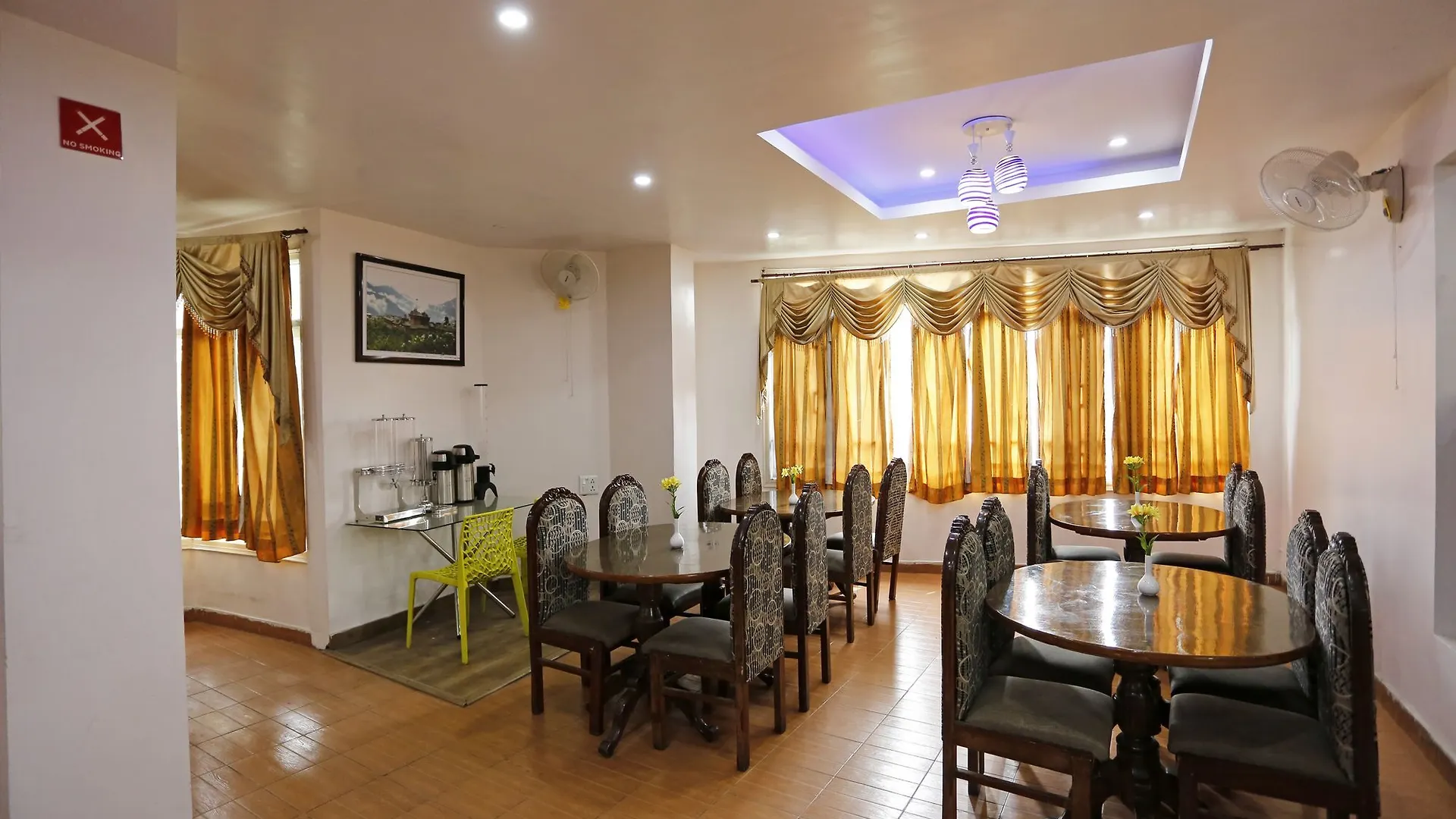 *** Hotel Oyo Rooms 099 Near Victory Tunnel Shimla Indie